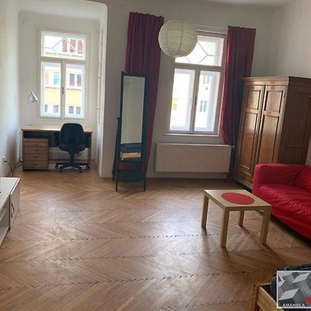 Appartement Apartman Merhautova à Brno Extérieur photo